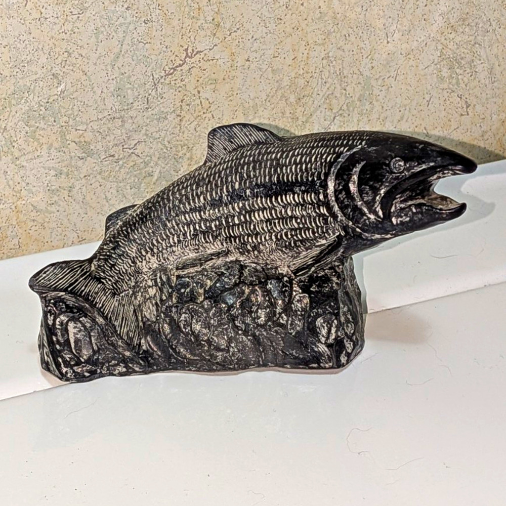 VTG 1998 Wolf Original Inuit Soapstone Carving Salmon Sculpture Figurine 6"